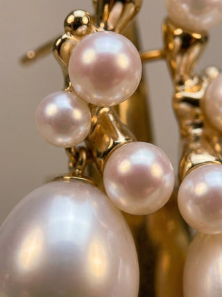 Efemera freshwater pearl nacre extreme macro - Gaia earring pearl luster detail