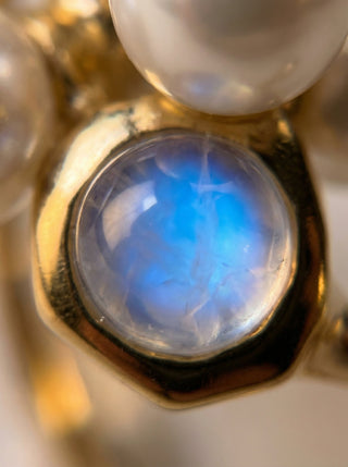 Efemera moonstone cabochon extreme macro - blue adularescence on Stella ring